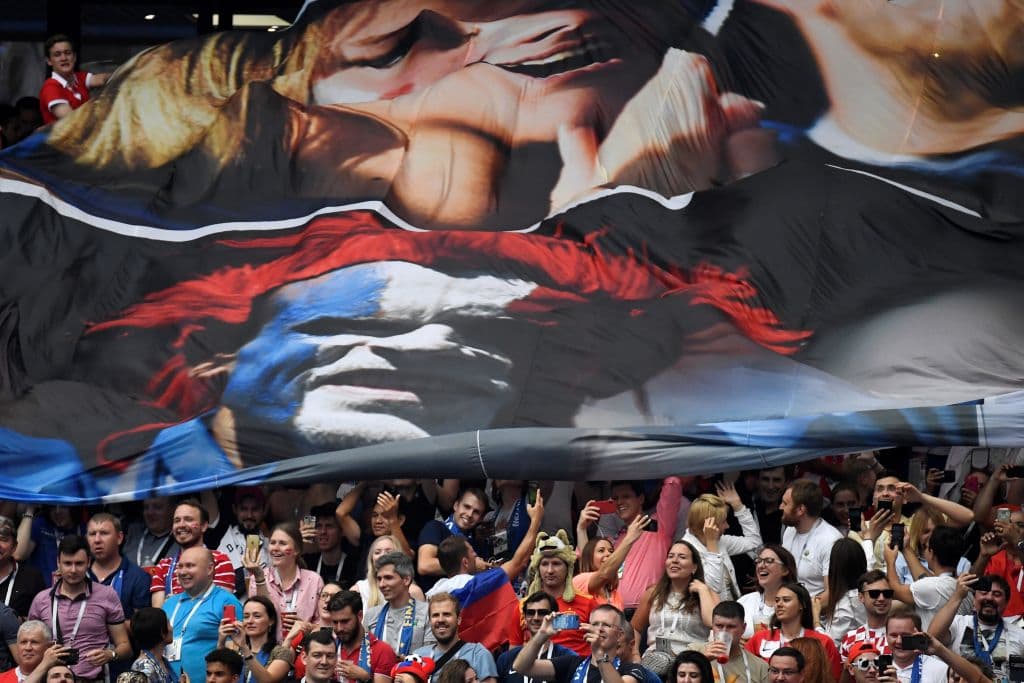 Los fanáticos del mundo vibran con la fiesta de la final entre Francia y Croacia, donde la alegría y el colorido se tomaron el estadio de Luzhniki para conocer el campeón de Rusia 2018.