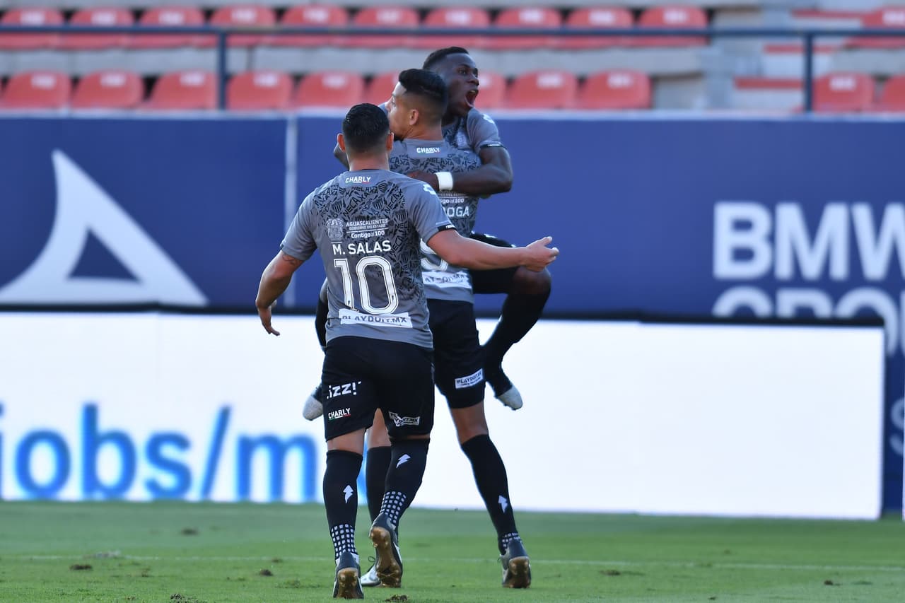 Con goles de Mauro Quiroga al 32 y Cristian Calderon al 90+3 el Necaxa se impone de visita 0-2.