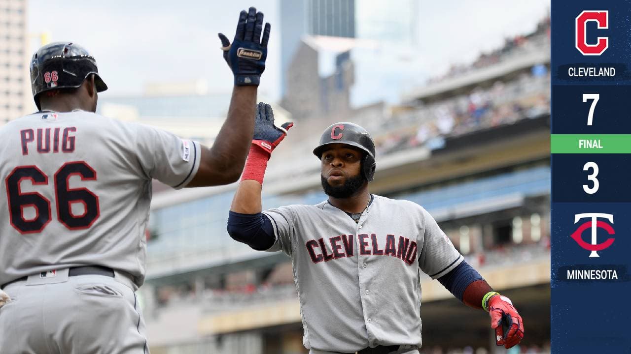 Con Grand Slam de Carlos Santana Cleveland alcanza a Minnesota