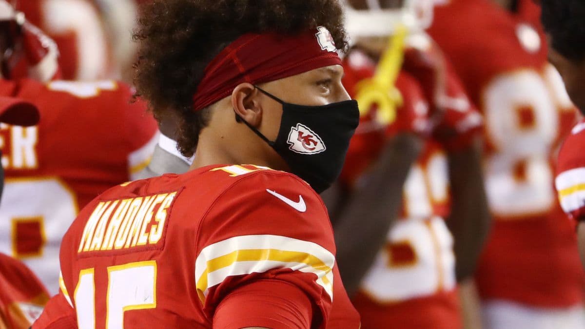 NFL puede hacer que equipos pierdan partidos si no están vacunados