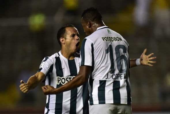 El Atlético Nacional es nuevo líder del fútbol colombiano al quedarse con el derby.