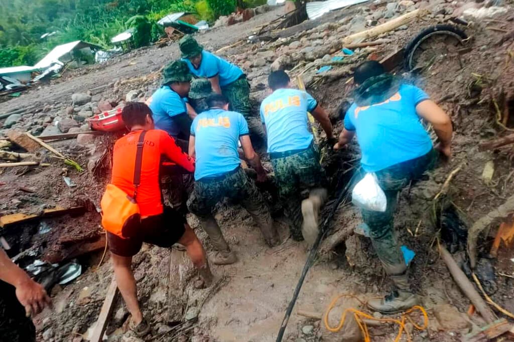 En fotos: inundaciones y deslaves dejan al menos 50 muertos y decenas de desaparecidos en Filipinas