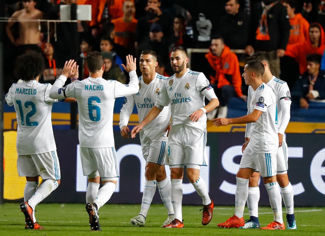 Festejaba con Cristiano y sus demás compañeros un gol que le brinda más confianza para lo que viene en La Liga.