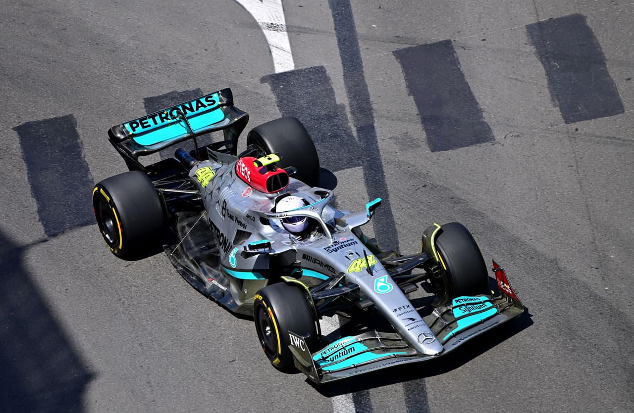 En estos momentos Lewis Hamilton no se encuentra en el foco principal.