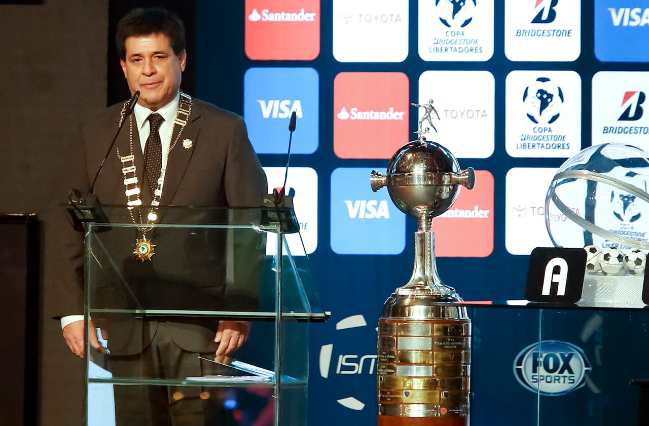 El presidente paraguayo Horacio Cartes fue directivo y es fanático de Libertad.