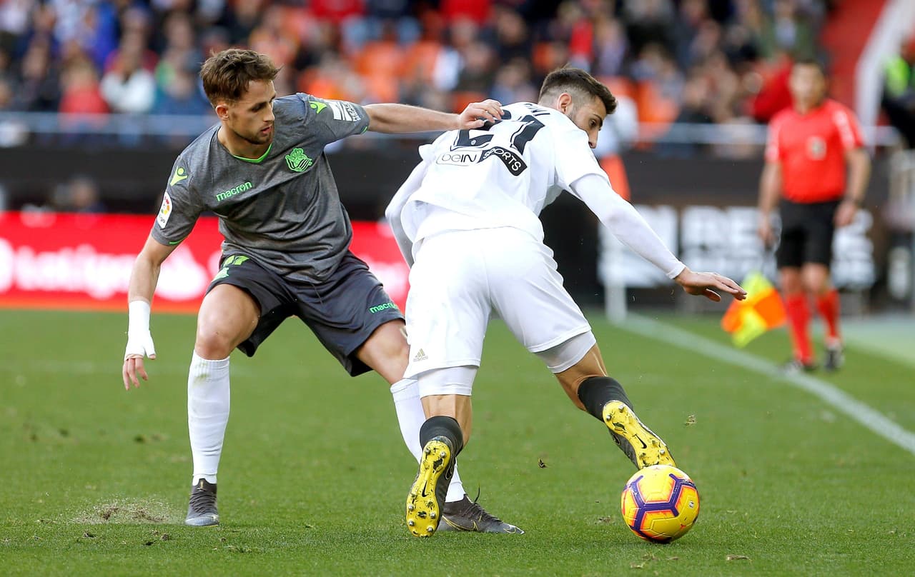 La intención de atacar estuvo más evidente en Valencia, que en todo el partido tuvo las mejores opciones de gol.