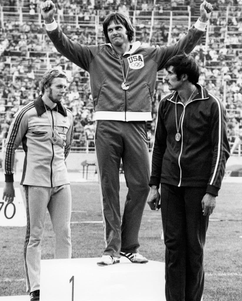 Caitlyn Jenner, padrastro de Kim, ganó una medalla de oro en el evento de decatlón en los Juegos Olímpicos de 1976.