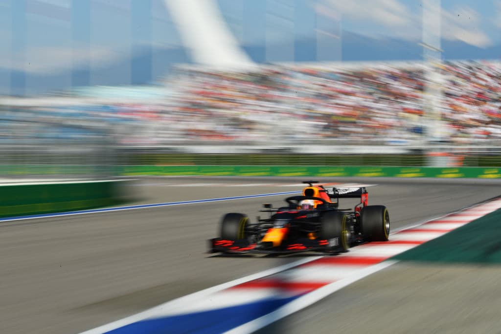 Bottas gana su segundo Grand Prix del año, en el podio lo acompañó Verstappen y Hamilton. El mexicano Sergio Pérez tuvo la oportunidad de tener un lugar en el podio pero se quedó en la cuarta posición en el Gran Premio de Rusia.
