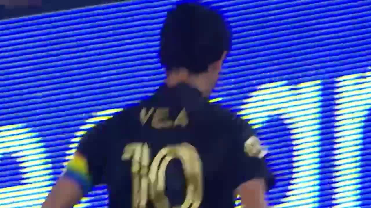 David Ochoa, el portero que se creció al detener un tiro penal de Carlos Vela