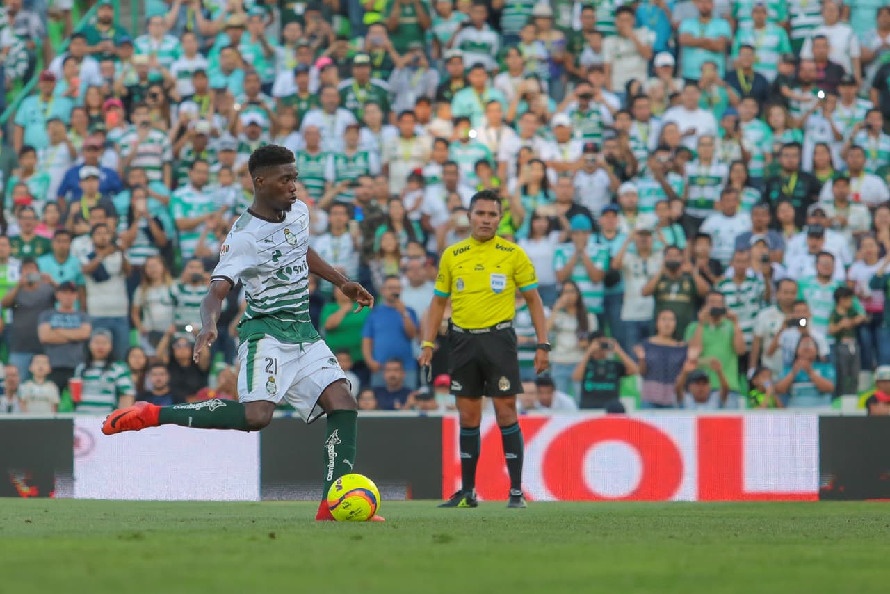 <b>Djianiny Tavares</b>: 
<i>Mejor Delantero del Año</i>. El atacante caboverdiano, ya ex de Santos, se llevó el Balón de Oro como Mejor Delantero en la Liga MX, en el que Santos fue campeón del segundo semestre.