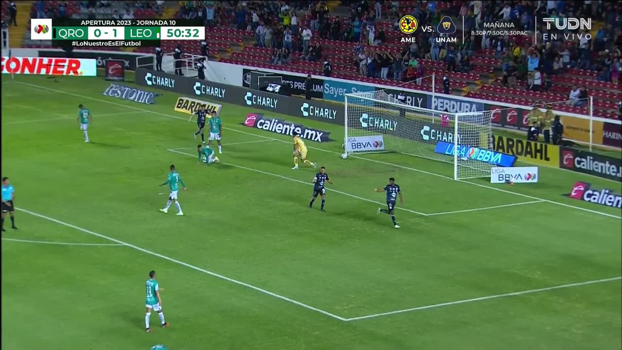 ¡GOL!  anota para Querétaro. Raúl Zúñiga
