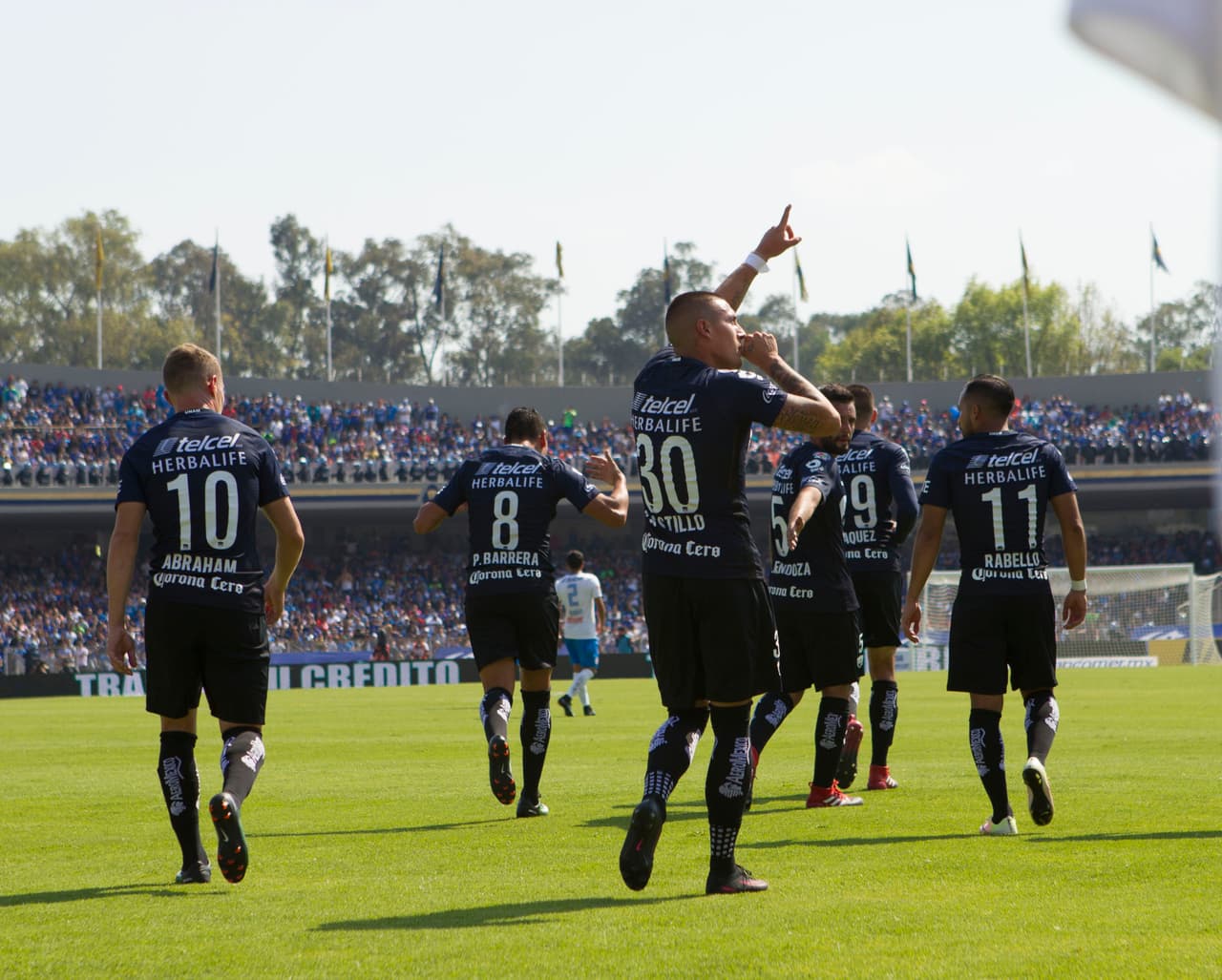 Pumas por fin logró romper el maleficio de seis años de no poder vencer a Cruz Azul en Ciudad Universitaria con su triunfo de la jornada 2 por 1-0.
