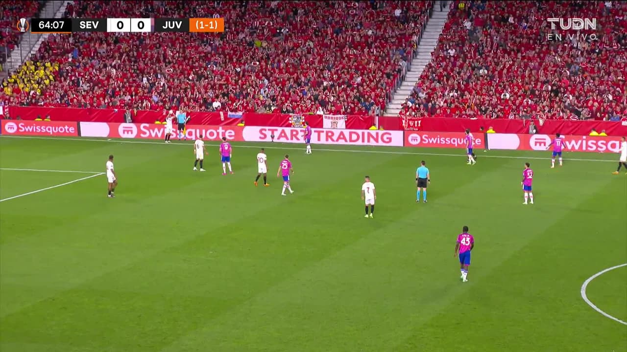 ¡GOL!  anota para Juventus. Dusan Vlahovic