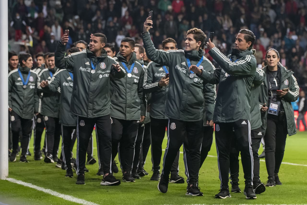 Tras la gran actuación que tuvieron en la Copa Mundial Sub-17 en Brasil, los jugadores recibieron un emotivo homenaje.