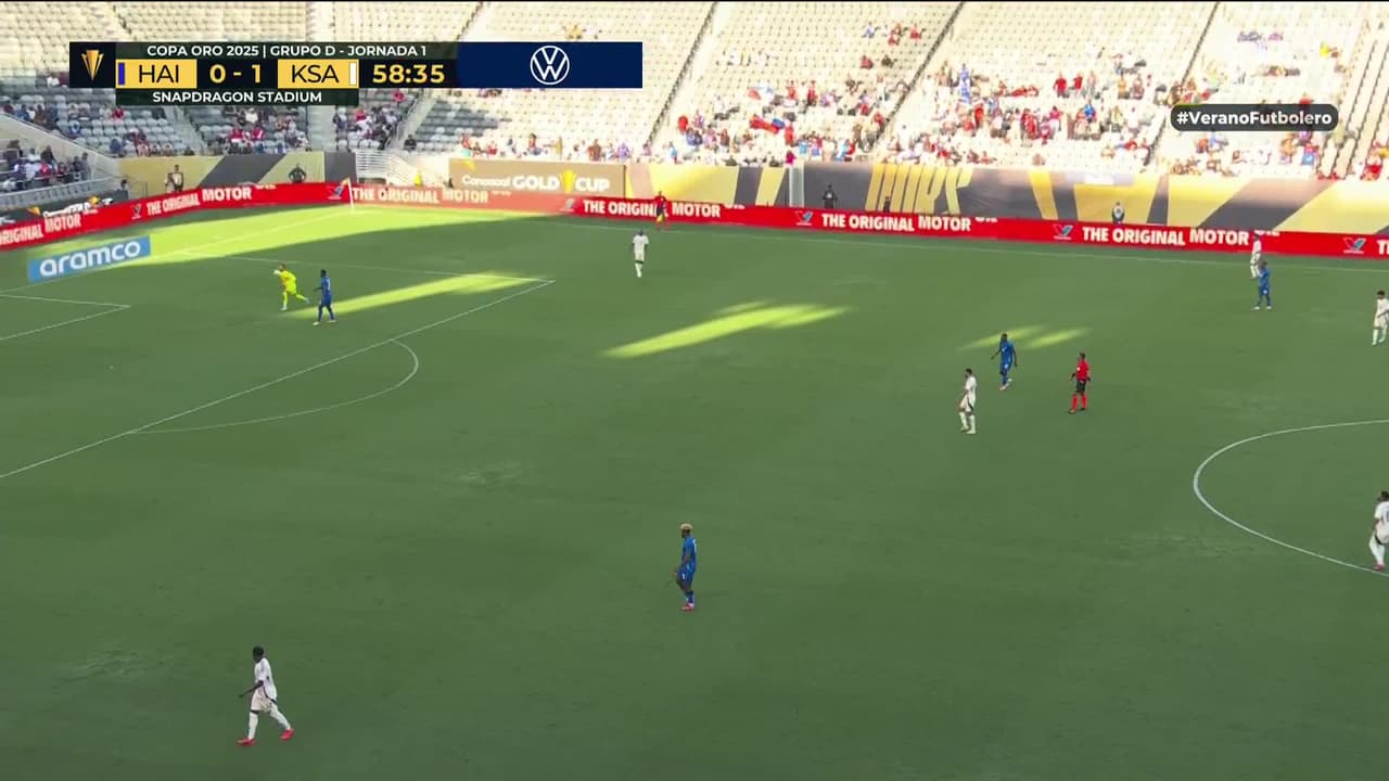 ¡TIRO ATAJADO! disparo por Marwan Al Sahafi.