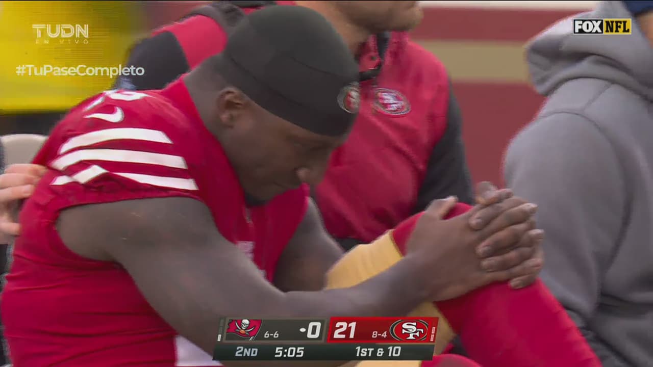 ¡Alarma en San Francisco! Deebo deja el partido tras sufrir dura lesión