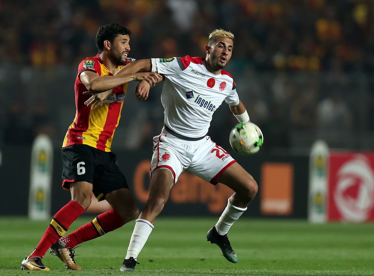 Un intenso juego se disputaba en el Estadio Olímpico de Rades, en Túnez, en el que se definía al campeón de África en la final de vuelta de la CAF Champions League.