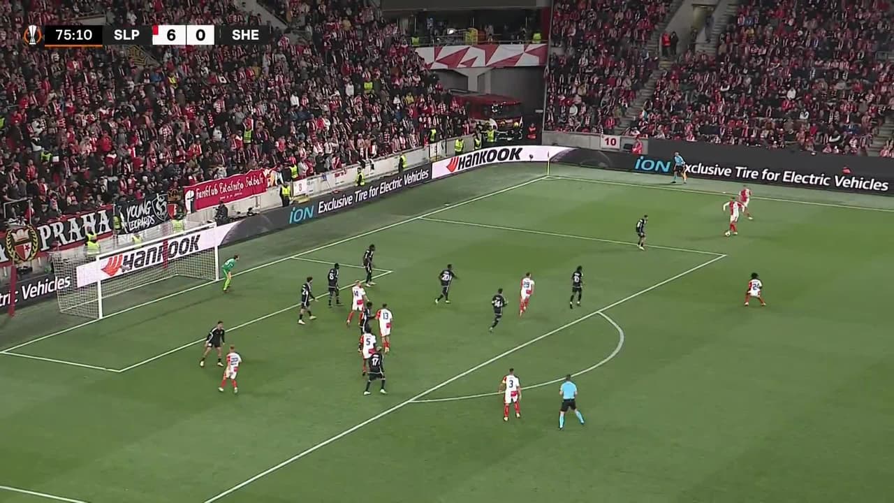 ¡TIRO ATAJADO! disparo por Igoh Ogbu.