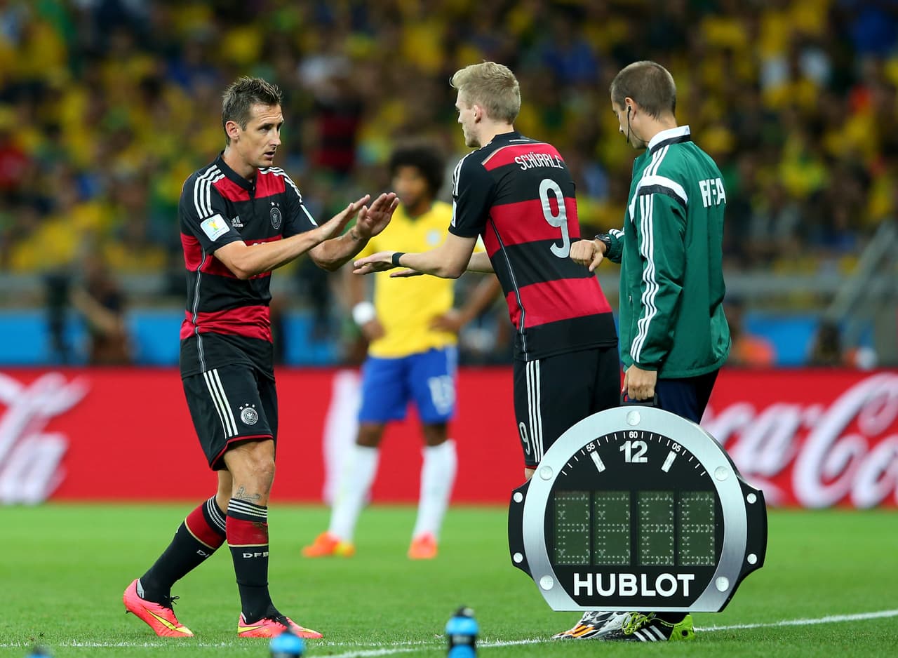 Joachim Löw no quería que sus dirigidos quitaran el pie del acelerador y sacó a Klose para ingresar a André Schurrle.