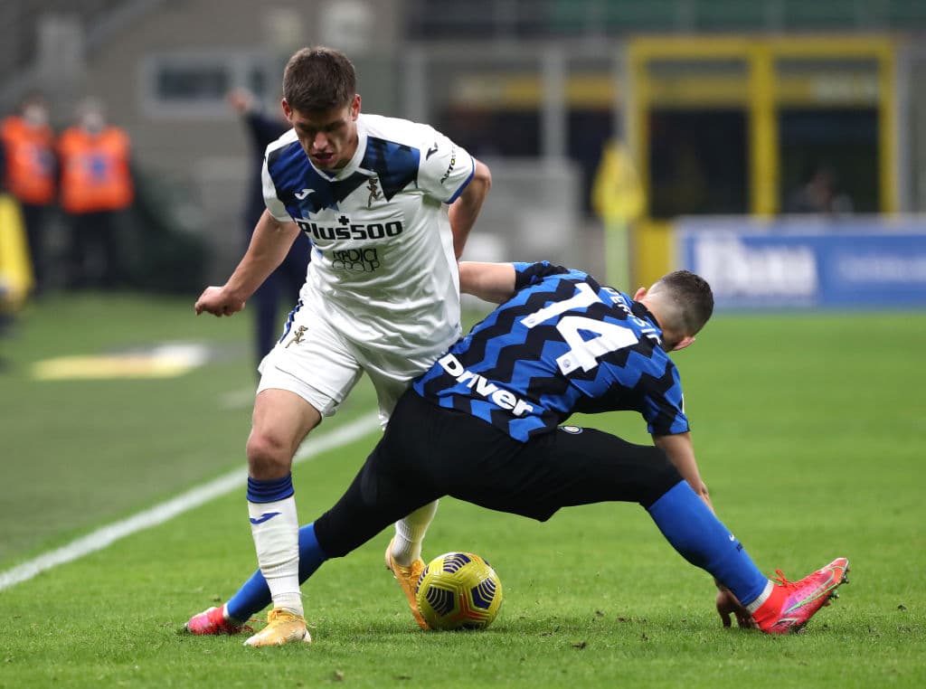 Inter derrota al Atalanta por la mínima en el Estadio de San Siro. El gol solitario cayó por parte de Milan Skriniar al minuto 54 del partido, para cerrar la Jornada 26 de la Serie A y así los 'nerazzurri' se encuentran como super líderes en la tabla, seguidos por el Milan con tan solo seis puntos abajo.