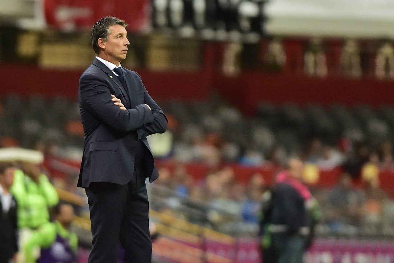 Siboldi espera plantel completo para que Cruz Azul mejore