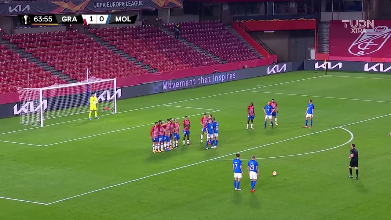 ¡TIRO ATAJADO! disparo por Magnus Wolff Eikrem.