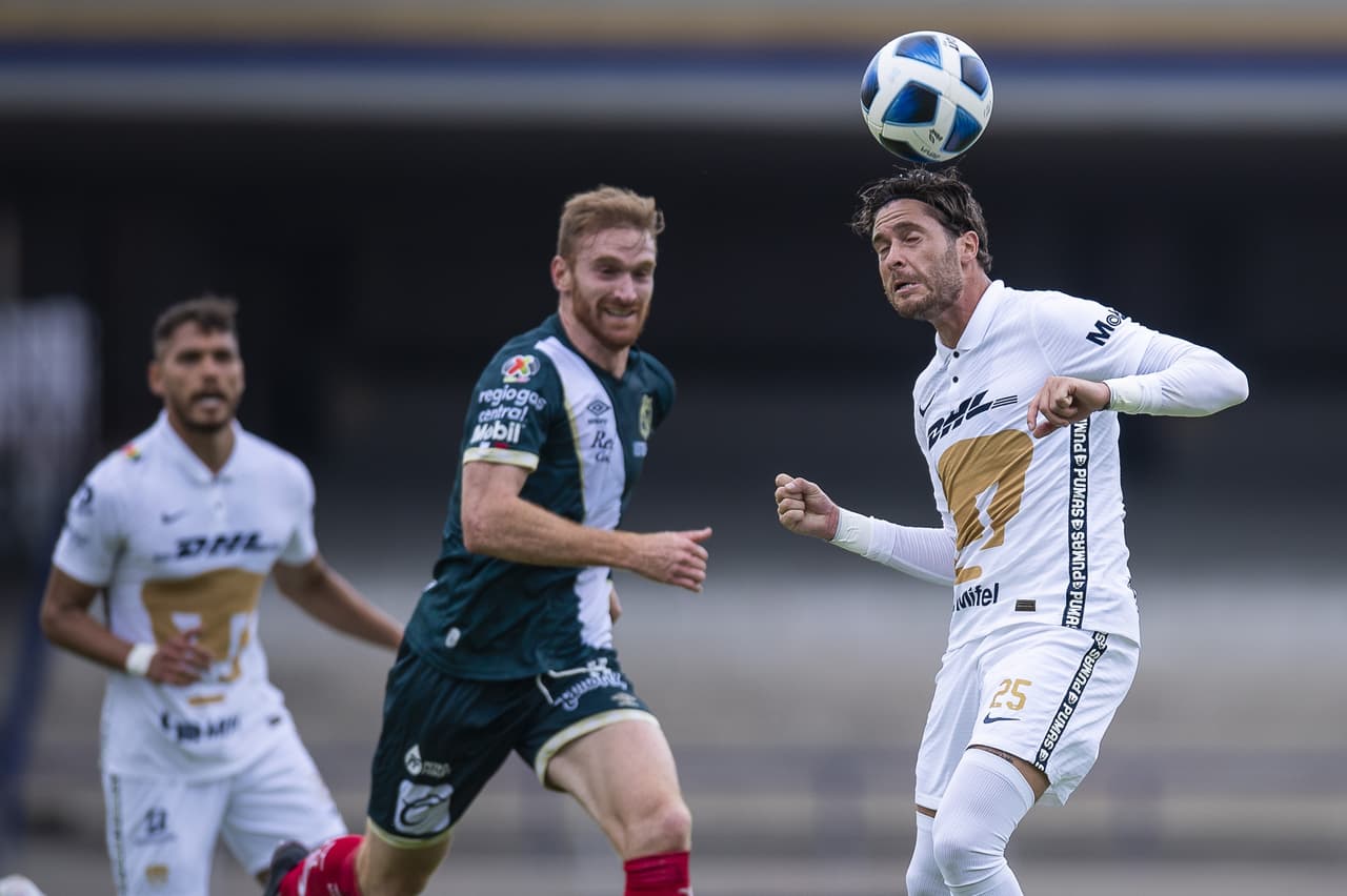 Pumas rompe su mala racha tras vencer 2-0 a Puebla en Ciudad Universitaria durante la Jornada 6 del Apertura 2021. La primera anotación fue por parte de Washington Corozco al 74' y, con penalti, Juan Ignacio Dinneno convirtió al 81.