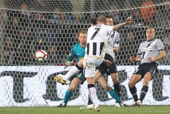 La sorpresa la dio el Udinese al golear al alicaído Juventus.