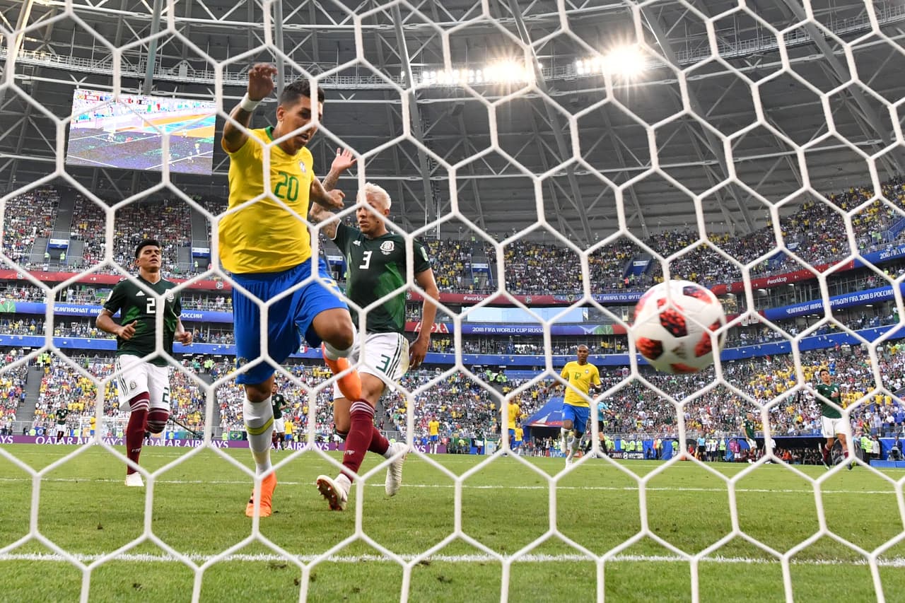 138. Roberto Firmino (Brasil) anota al 88'. Brasil 2-0 México.