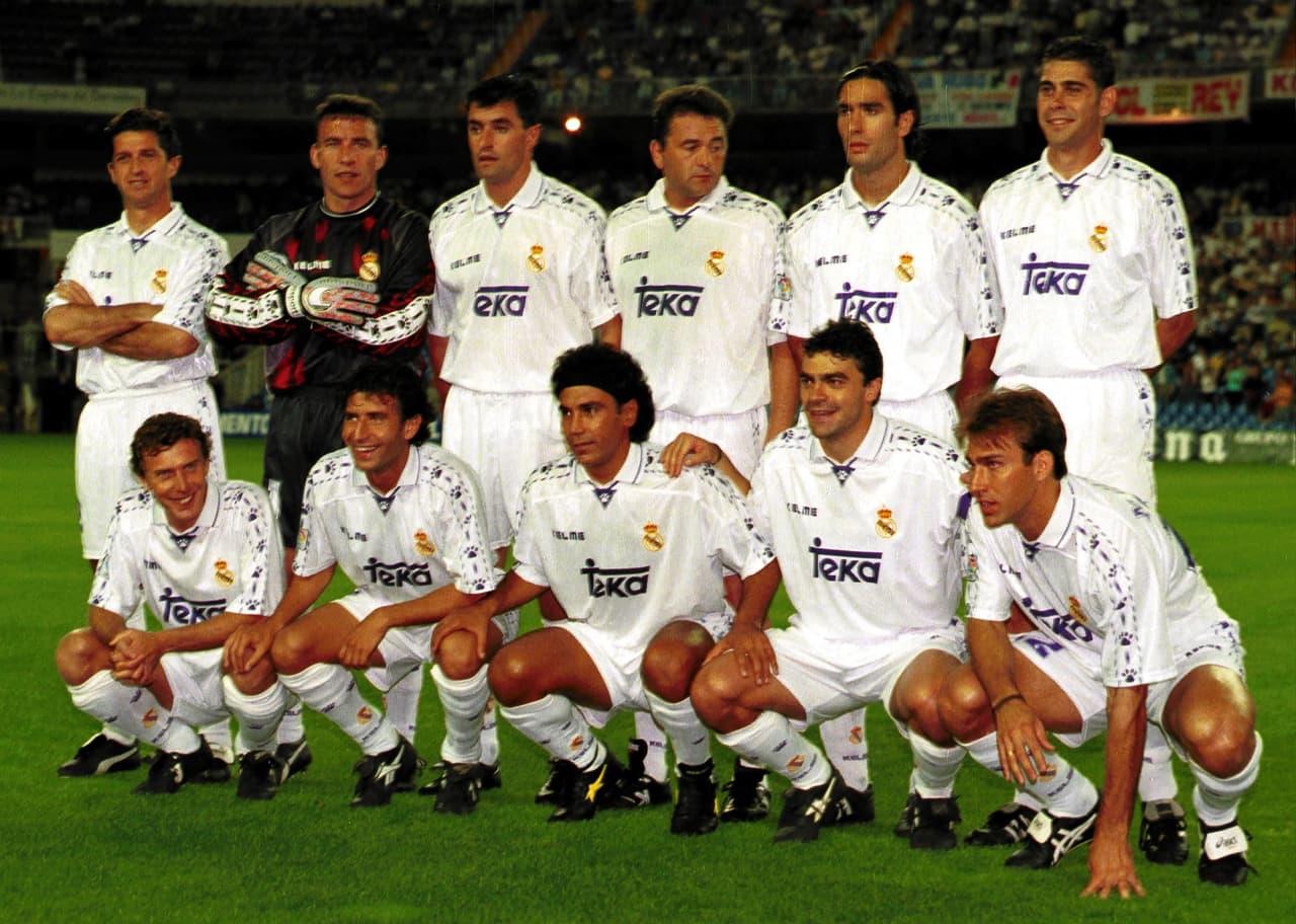 En 1985 debutó con el Real Madrid, donde terminó de dar forma a su imagen, sumando cuatro ‘Pichichis’ más y 11 temporadas exitosas.