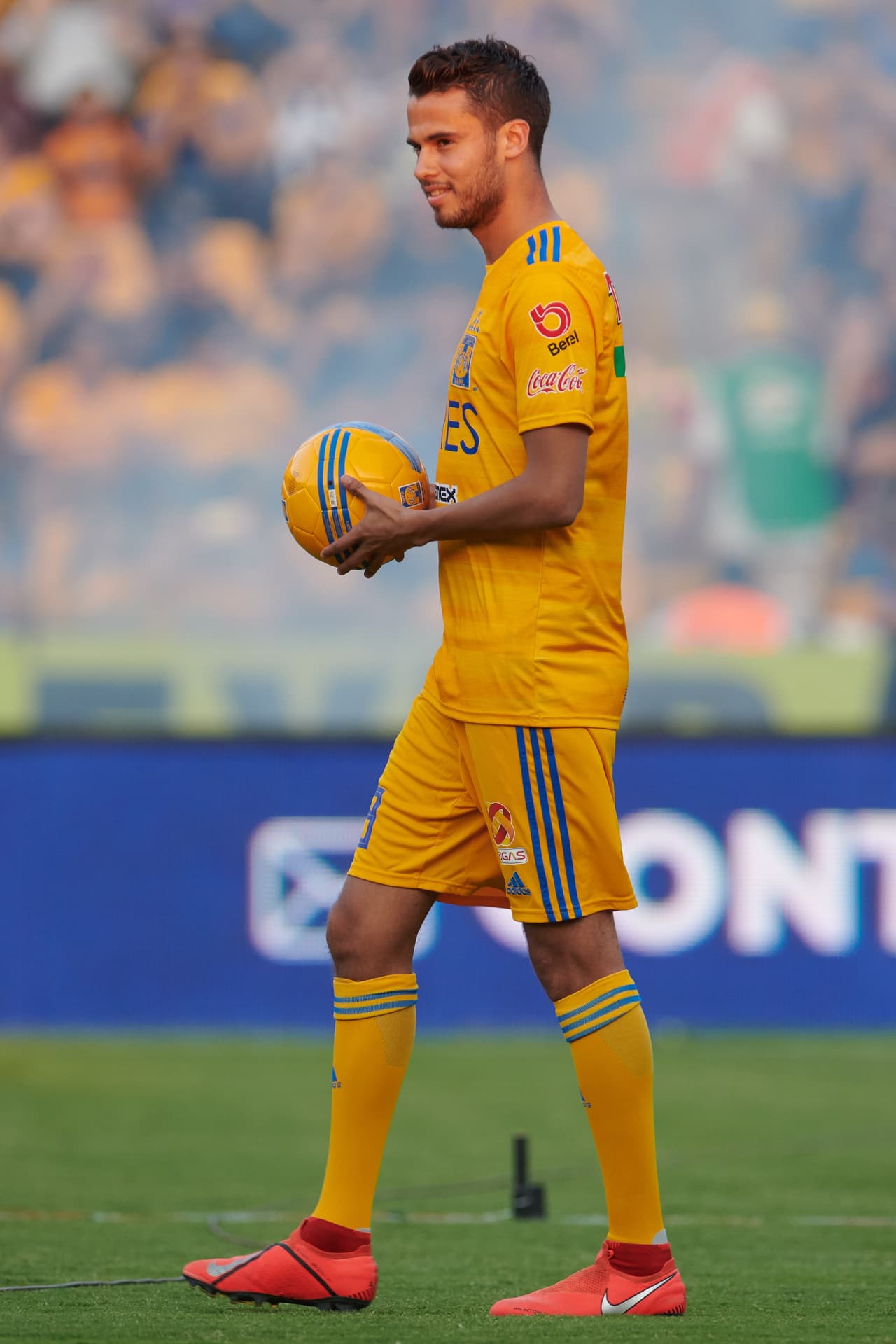 Reyes ya vistió por primera ocasión la casaca de los Felinos y portará el dorsal '18'.