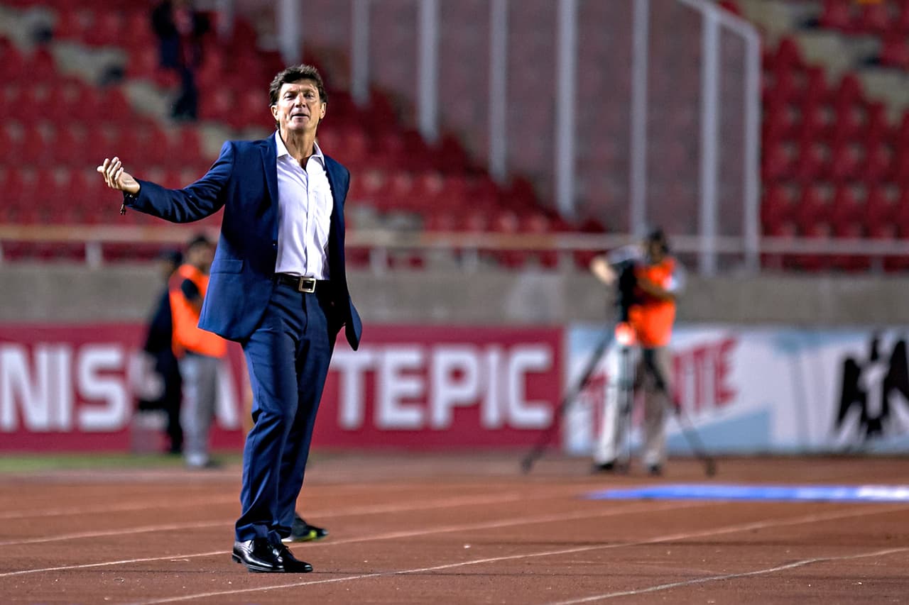 Los banquillos también han tenido movimiento, entre las llegadas destacadas tenemos la de Hernán Cristante al Toluca, el ex portero de los Diablos tendrá su primer reto en la Liga MX supliendo al paraguayo José Saturnino Cardozo.