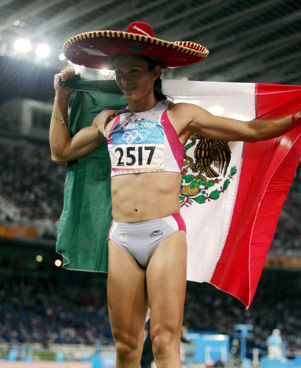 <b>ANA GUEVARA - </b>
<br>Campeona mundial, panamericana y centroamericana de los 400 metros planos; subcampeona olímpica. Cada vez que corría, México entero se paralizaba para verla competir. Solamente ella y la estadounidense Sanya Richards han corrido el óvalo en menos de 49 segundos en lo que va de este siglo; Ana lo hizo en los Campeonatos Mundiales de París 2003 con 48.89 segundos.