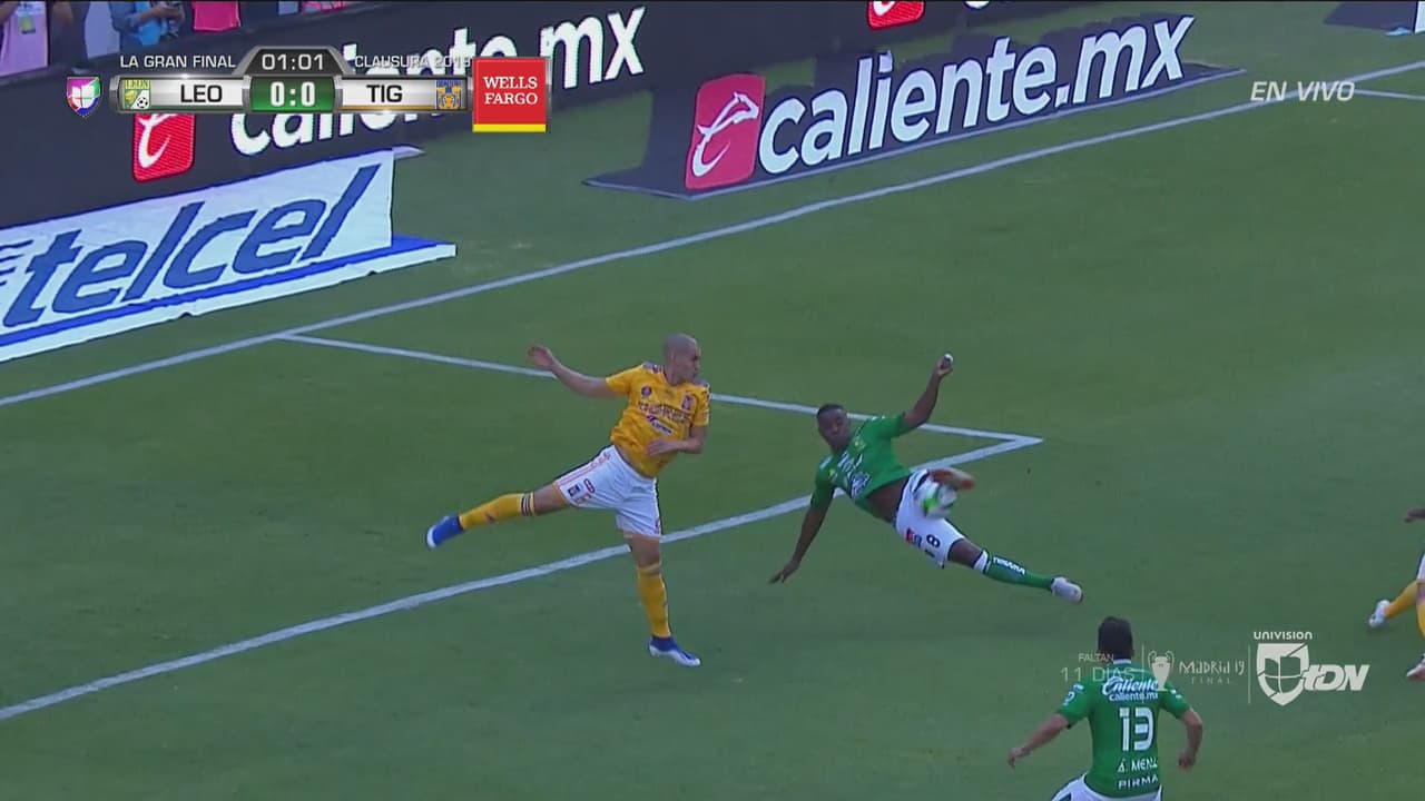 León salió a matar y dio el primer aviso