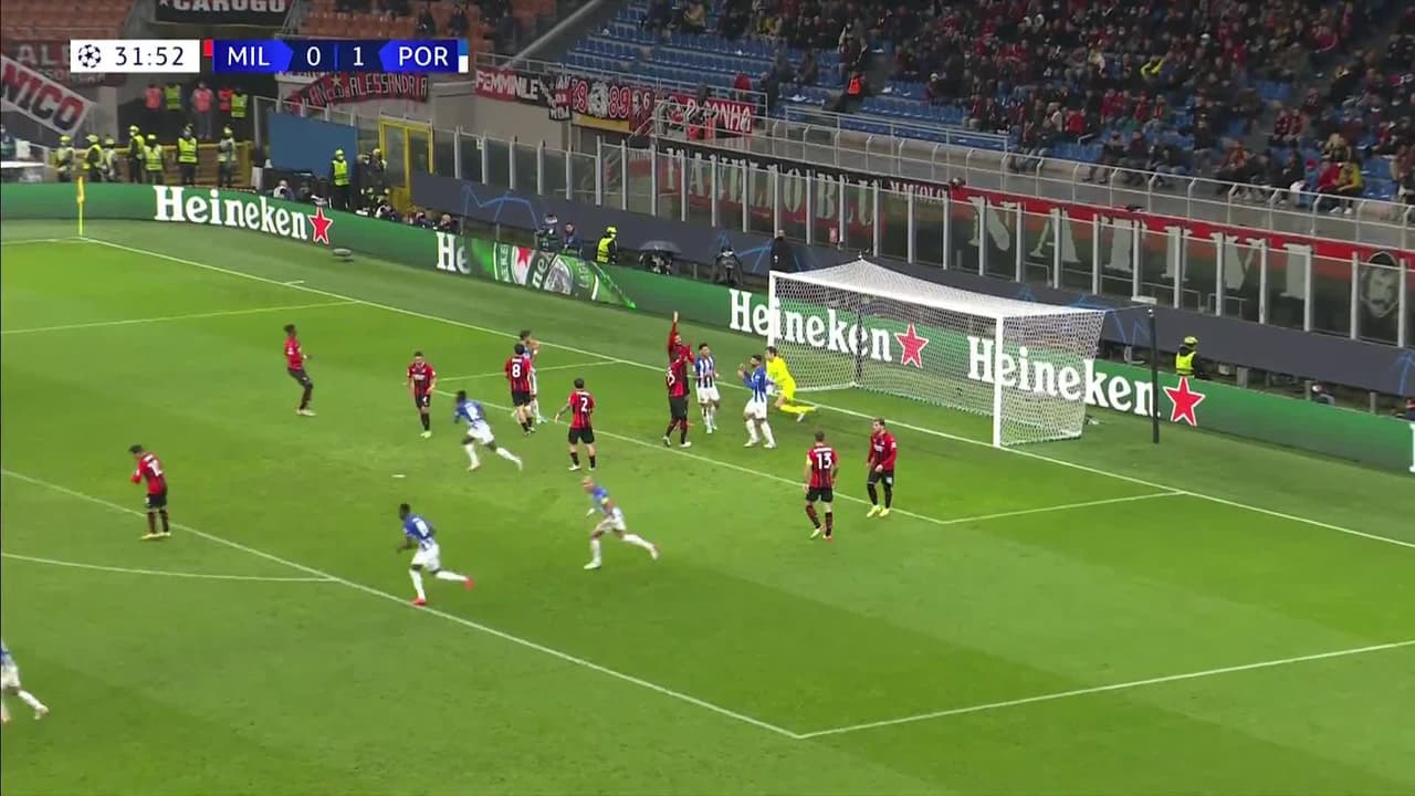 ¡TIRO ATAJADO! disparo por Marko Grujic.