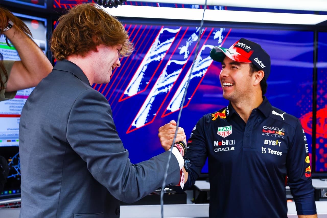 Brad Pitt, Pharrell Williams y Ed Sheeran atestiguaron el triunfo de Red Bull en el GP de Estados Unidos.
