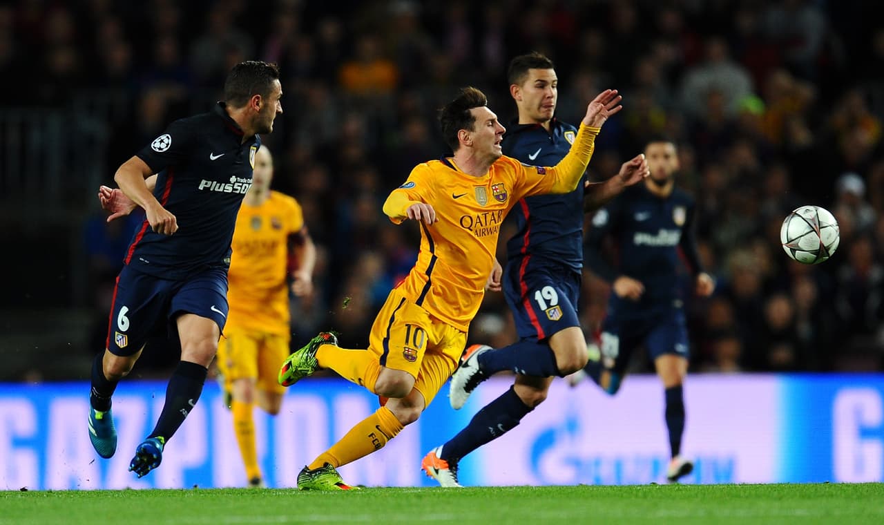 Leo Messi tuvo una noche muy complicada lidiando con la doble marca casi durante los 90 minutos y, pese a todo, siguió generando peligro con su cambio de ritmo y gran manejo de pelota.