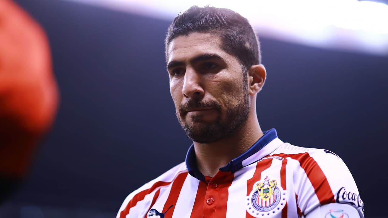 Chivas de mal en peor, se queda sin capitán al menos una semana