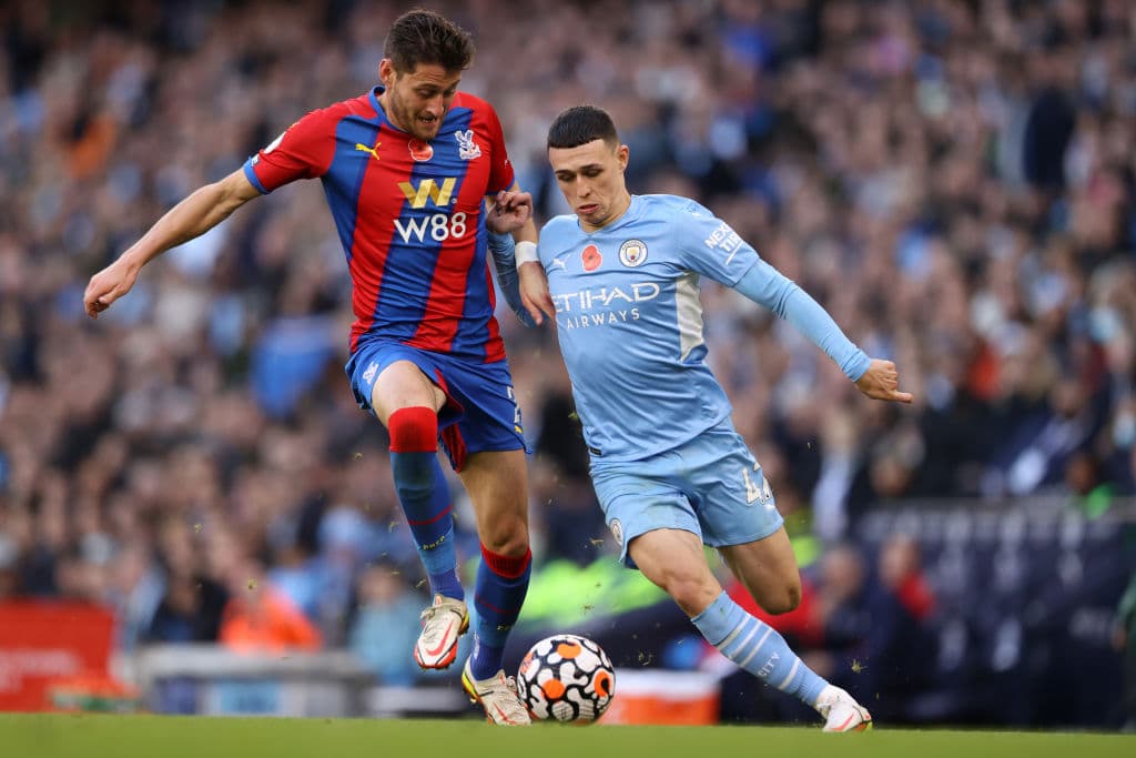 Arsenal soprendes al Leicester en su casa y les pegan 0-2, Burnley vence 3-1 al recien ascendido Brentford, Liverpool tropieza y empatan 2-2 en casa frente al Brighton, Manchester City también tropieza y caen 0-2 frente al Crystal Palace, Reece James comanda la victoria 0-3 del Chelsea sobre el Newcastle United y Watford cae por la mínima (0-1) frente al Southampton.