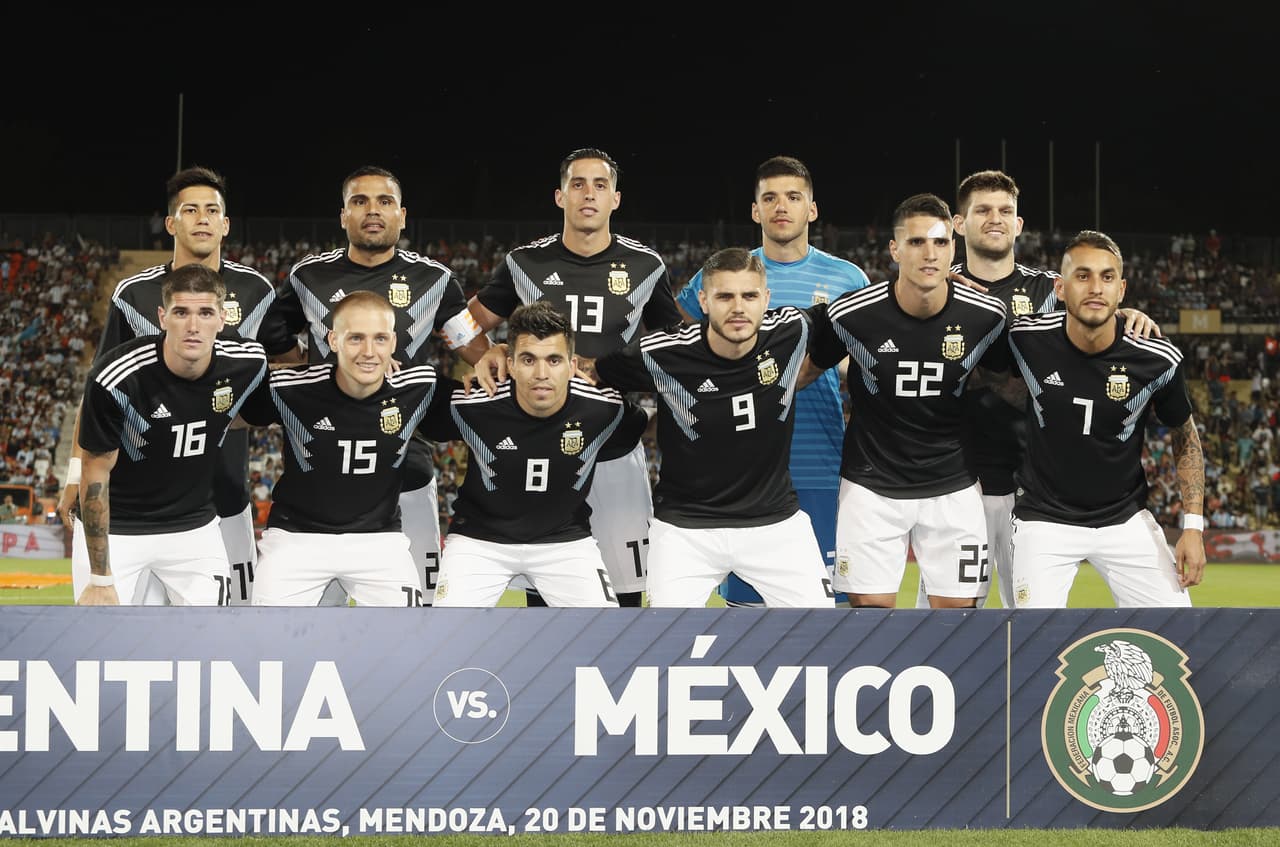 Argentina tuvo también varias modificaciones en su nómina titular, entre ellas la inclusión de Mauro Icardi en el ataque.