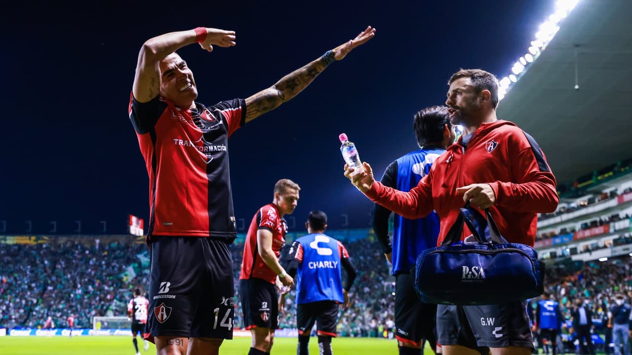 Luis Reyes celebró el gol del Atlas al minuto 11 en la Final de ida ante León.