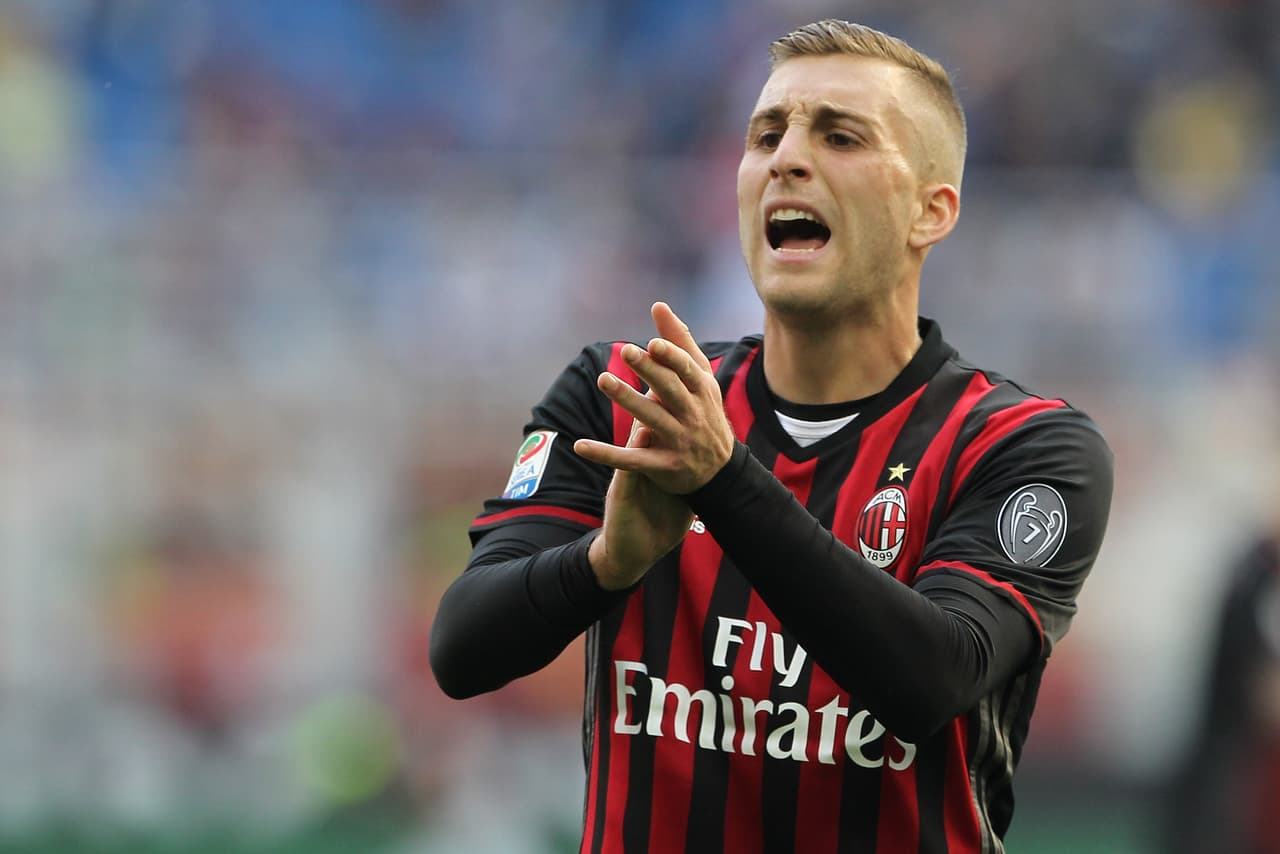 MILAN, ITALY - APRIL 09: Gerard Deulofeu of AC Milan shouts during the Serie A match between AC Milan and US Citta di Palermo at Stadio Giuseppe Meazza on April 9, 2017 in Milan, Italy. (Photo by Marco Luzzani/Getty Images)