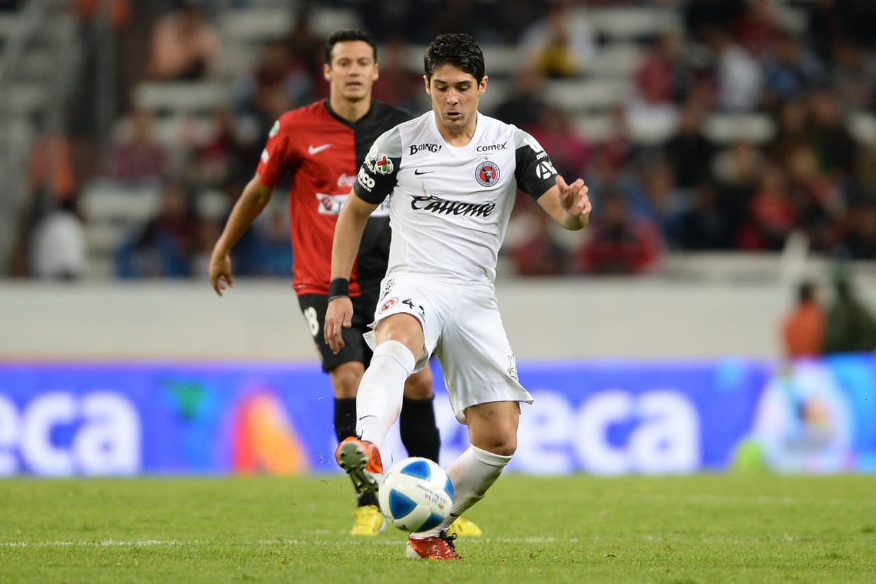 Es un medio de contención con buen toque y posicionamiento.