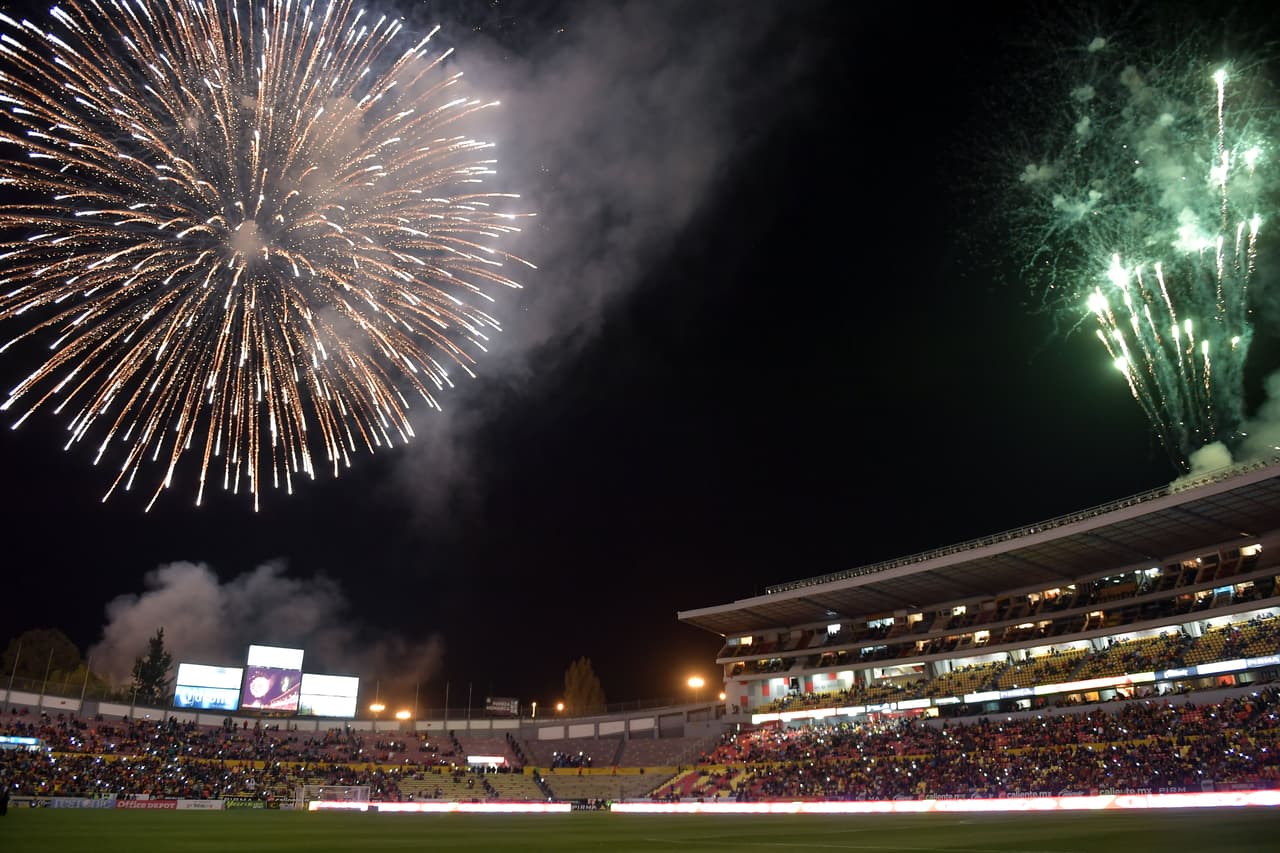 El Morelos se pintó de amarillo para el debut de Monarcas en el Clausura 2018.