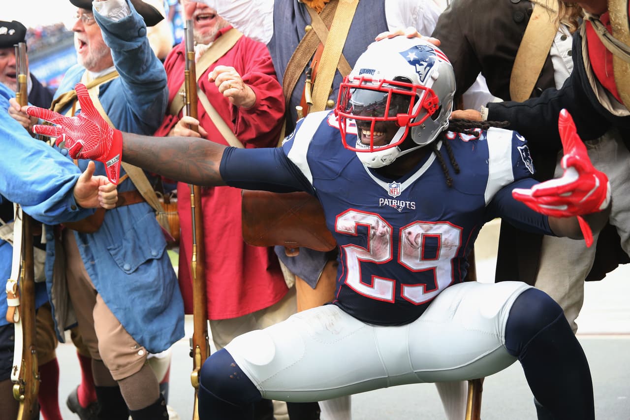 LeGarrette Blount de los 'Pats' tuvo una tarde magnífica ante los Dolphins.