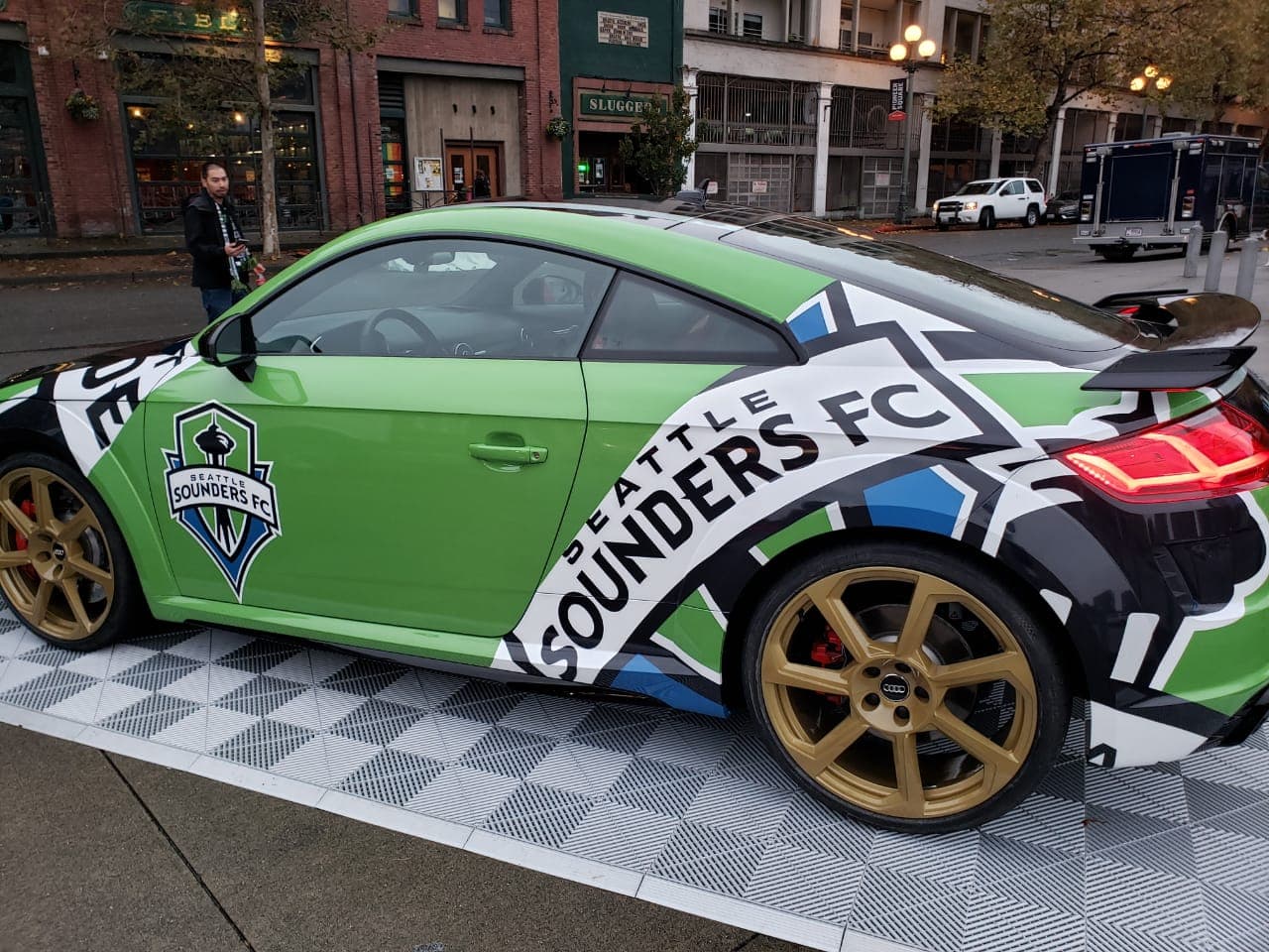 Gran ambiente entre la afición del Sounders previo al encuentro final contra el Toronto FC por la MLS Cup.