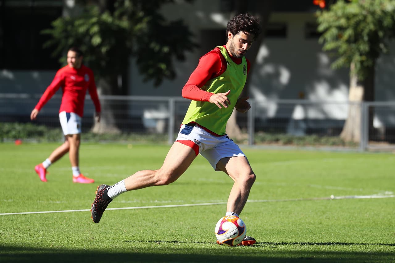 Las Chivas del Guadalajara se preparan con fuertes entrenamientos en Verde Valle para su primera fecha del torneo Guard1anes 2021, que será este viernes a las 19:30 ante el equipo de Puebla en el Estadio Cuauhtémoc.