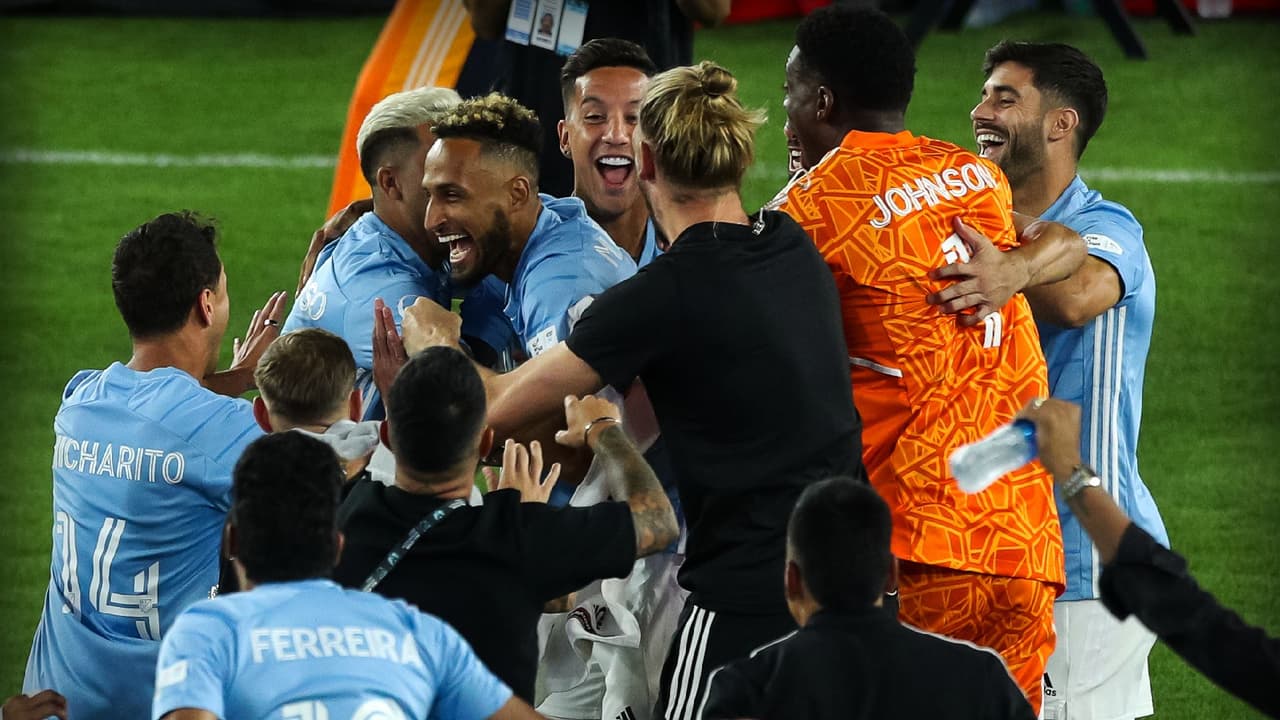 Chicharito y Héctor Herrera dan triunfo a MLS sobre Liga MX