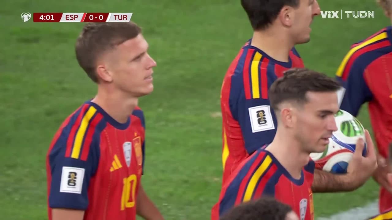¡Golazo de España! Olmo remata frente al arco y pone el 1-0