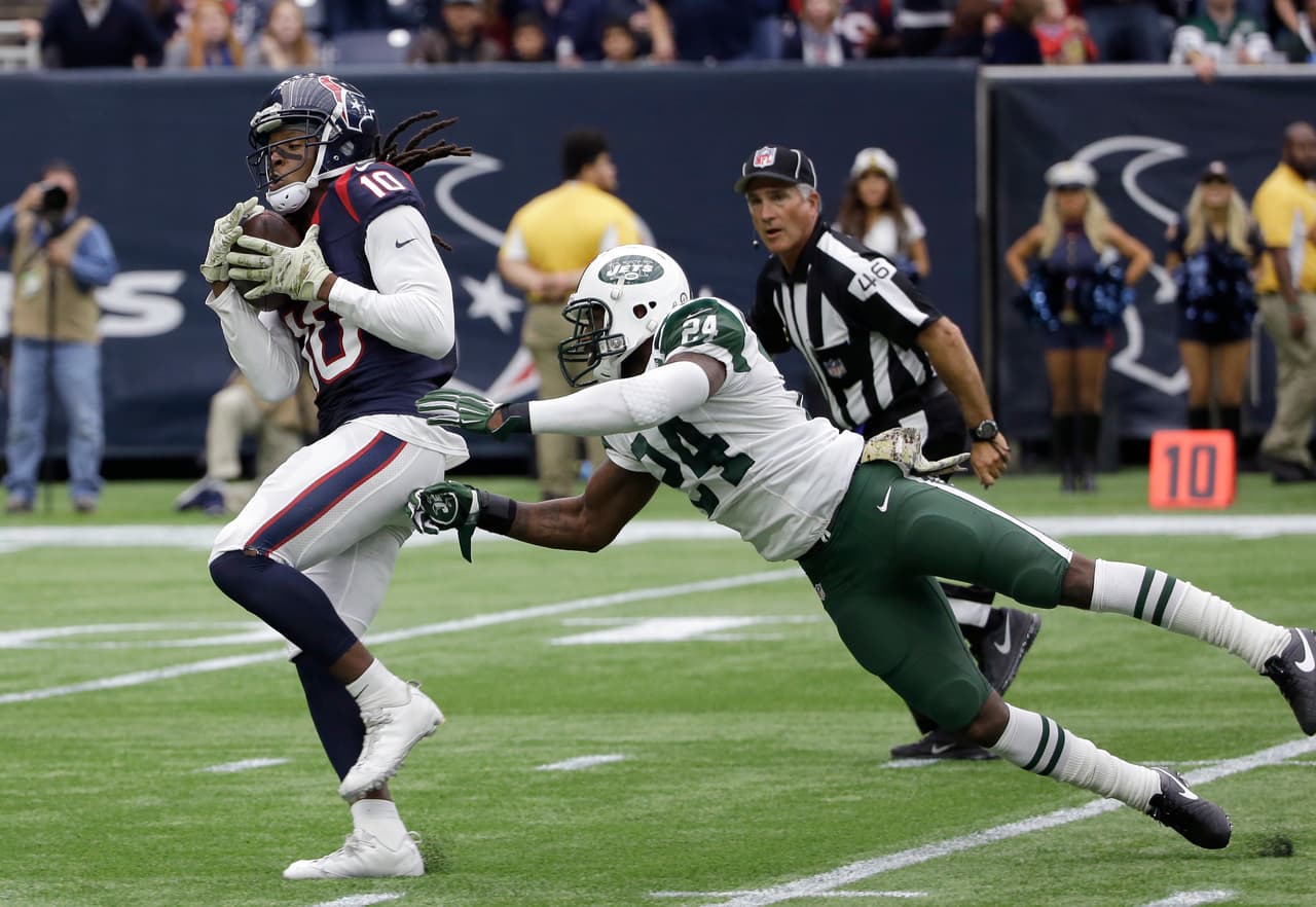 2. DEANDRE HOPKINS - No le afectó la ausencia de su quarterback titular, se entendió perfectamente con T.J. Yates para atrapar 5 pases y generar 118 yardas con 2 touchdowns. Ya superó las mil yardas en la campaña (1,045) con 9 touchdowns. Clave en las 3 victorias al hilo de los Texans que ya los ubicó en zona de playoffs.